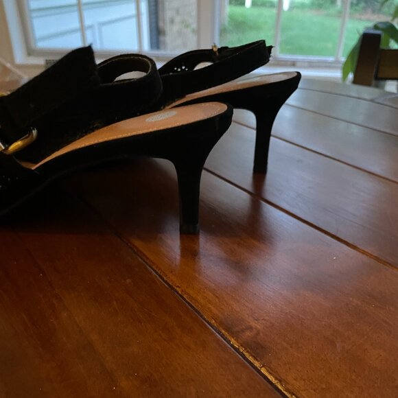 Dressbarn Holly Slingback Heels- Black (included in 5 clothing items for $15) - Picture 4 of 8